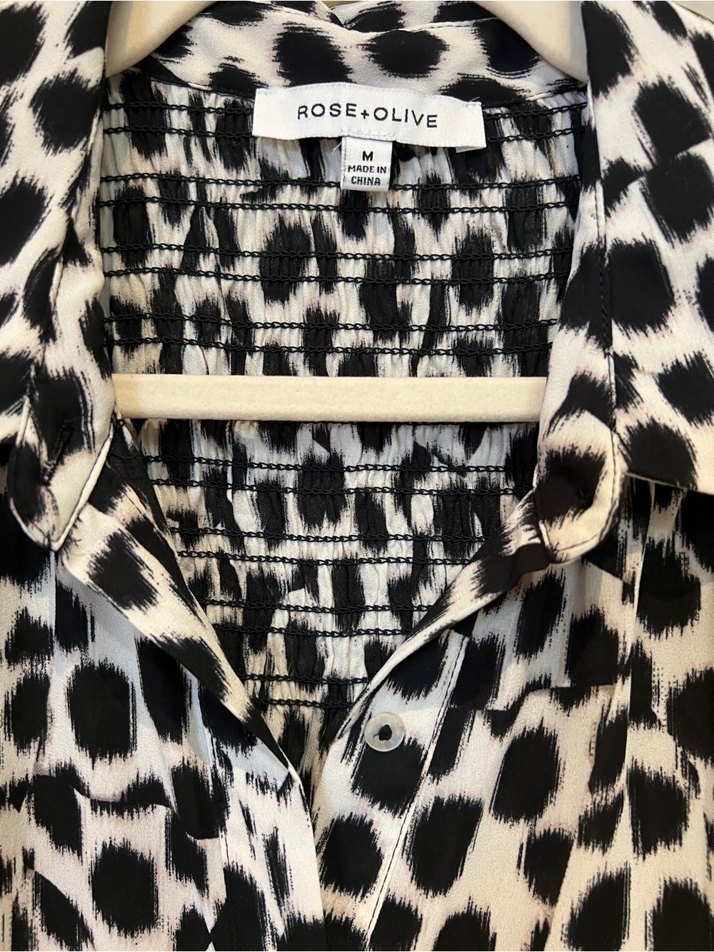 Rose & Olive Leopard Print Button-Up Blouse - Picture 6 of 6